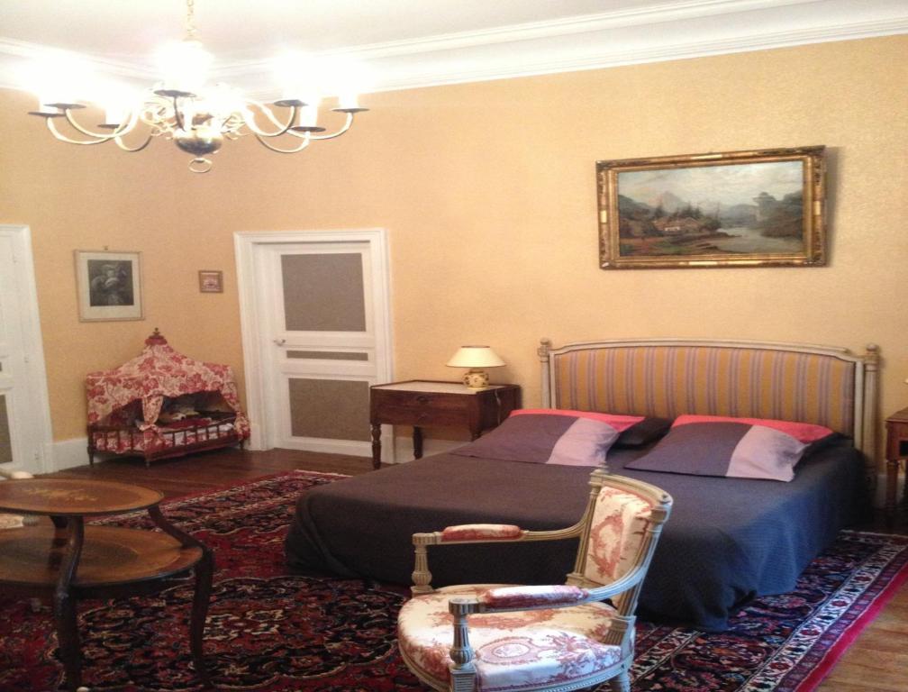 Chateau De Villars Villeneuve-sur-Allier Стая снимка
